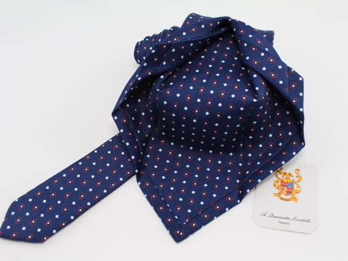 Seven fold silk tie