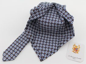 Seven fold silk tie