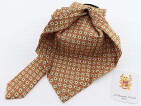 Seven fold silk tie
