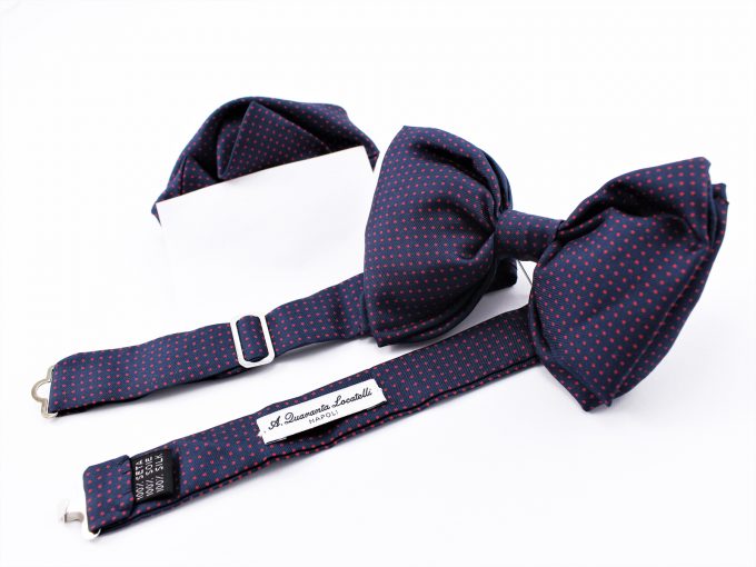 Silk bow tie with pocket handkerchief