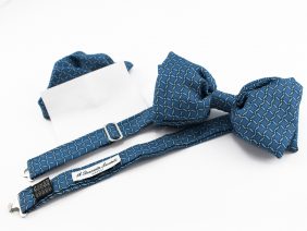 Silk bow tie with pocket handkerchief