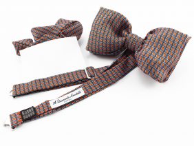 Silk bow tie with pocket handkerchief