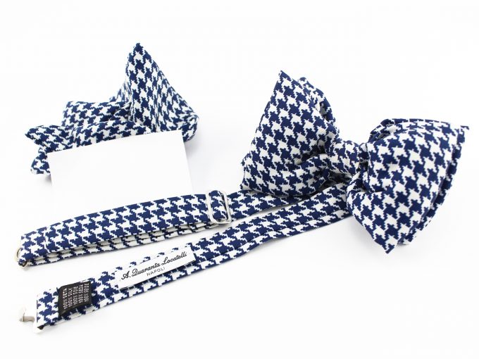 Silk bow tie with pocket handkerchief