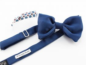 Silk bow tie with pocket handkerchief