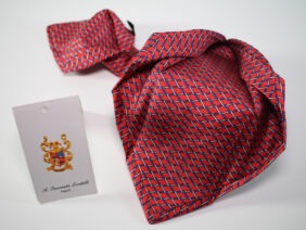 Seven fold silk tie