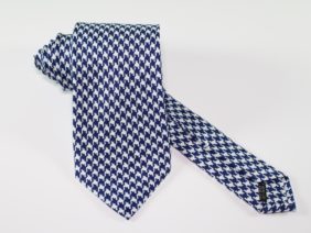 Cravatta tre pieghe in seta twill blu