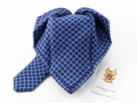 Seven fold tie