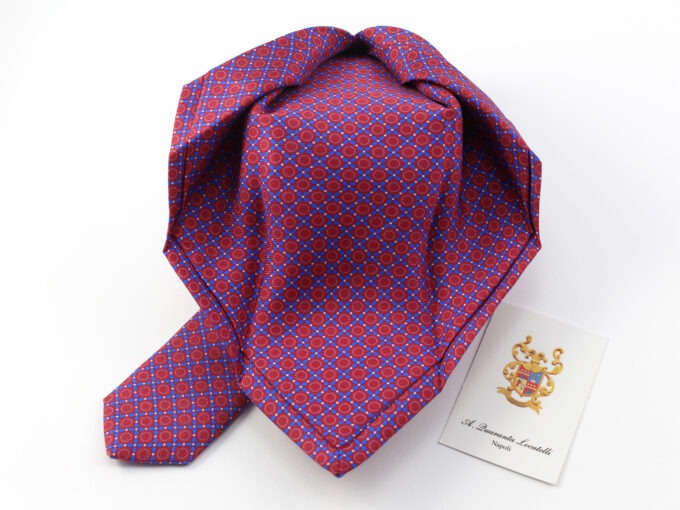 Seven fold tie