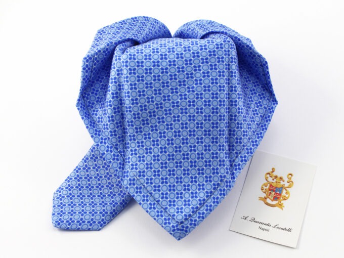 Seven fold tie