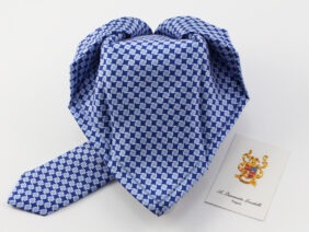 Seven fold tie