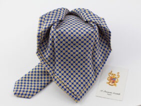 Seven fold tie