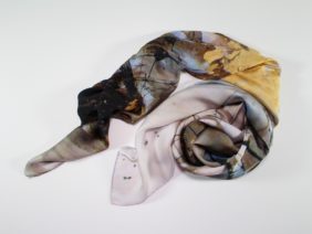 Foulard Chiriyuku by Midori Mccabe