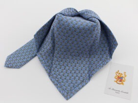 Seven fold silk tie