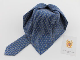 Seven fold silk tie