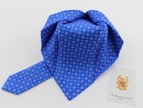 Seven fold silk tie