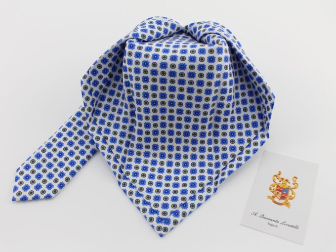 Seven fold silk tie