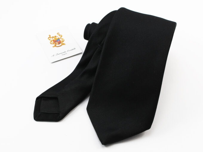 Silk tie