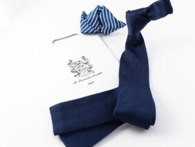 Silk tricot tie with matching handkerchief