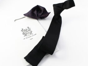 Silk tricot tie with matching handkerchief