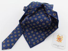 Seven fold silk tie