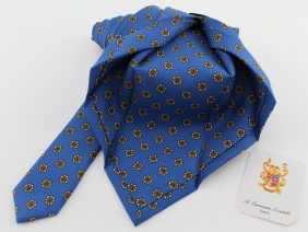 Seven fold silk tie