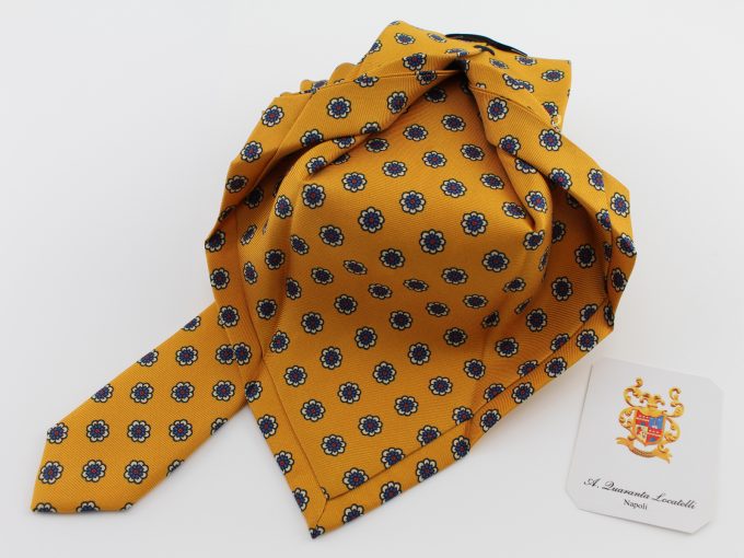 Seven fold silk tie