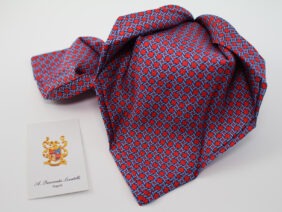 Seven fold silk tie 