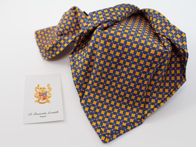 Seven fold silk tie