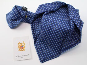 Seven fold silk tie