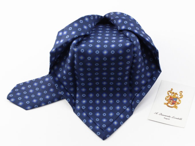 Seven fold silk tie