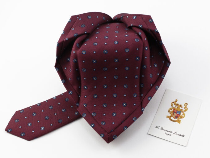 Seven fold tie