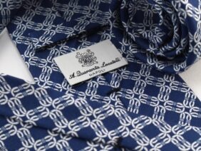Seven fold tie