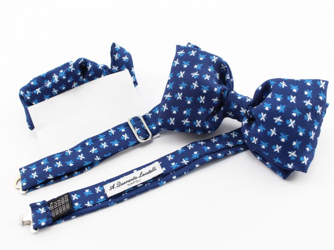 Silk bow tie with pocket handkerchief