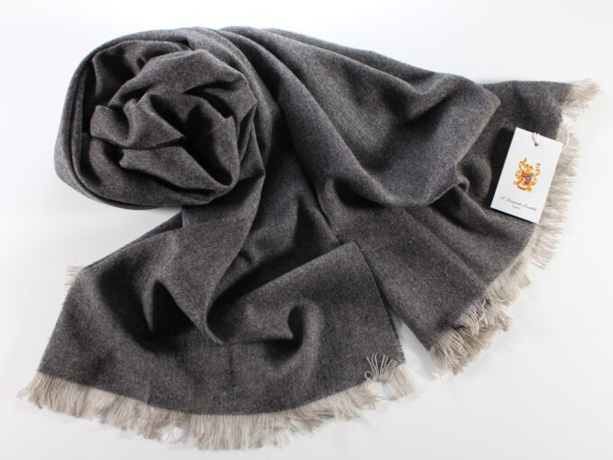 Cashmere scarf