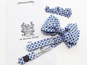 Silk bow tie with pocket handkerchief