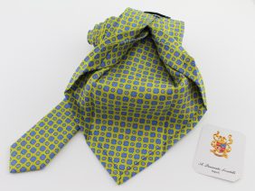 Seven fold silk tie