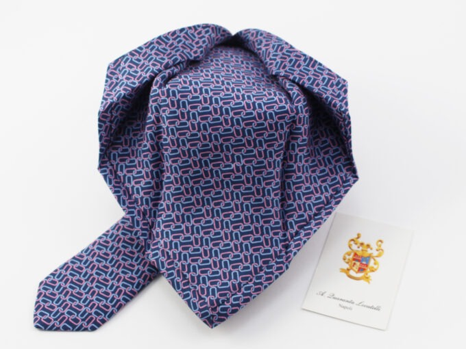 Seven fold silk tie