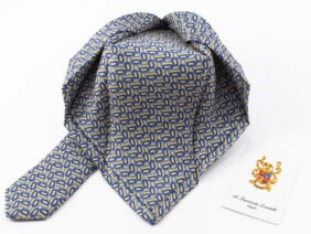 Seven fold silk tie