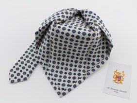 Seven fold silk tie