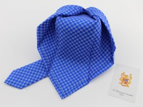 Seven fold silk tie 