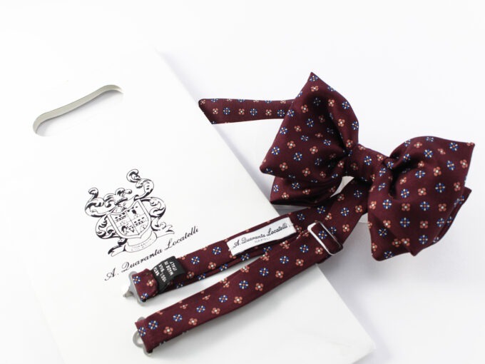 Silk bow tie with pocket handkerchief