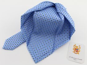 Seven fold silk tie