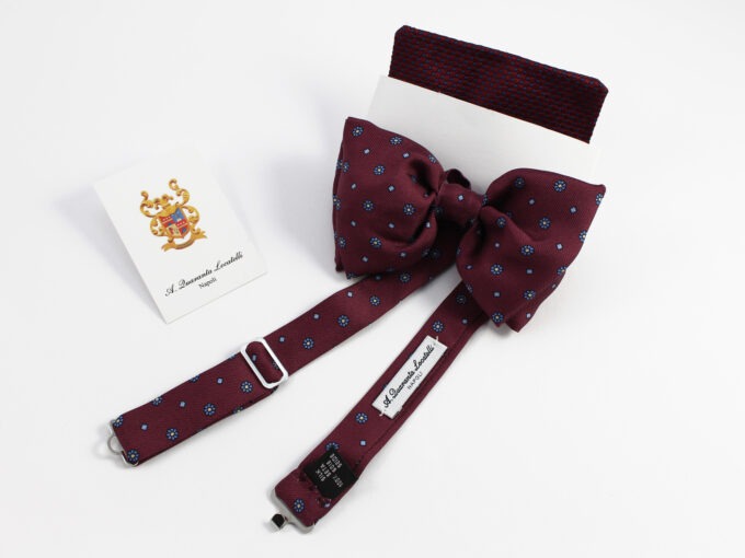 Silk bow tie with pocket square