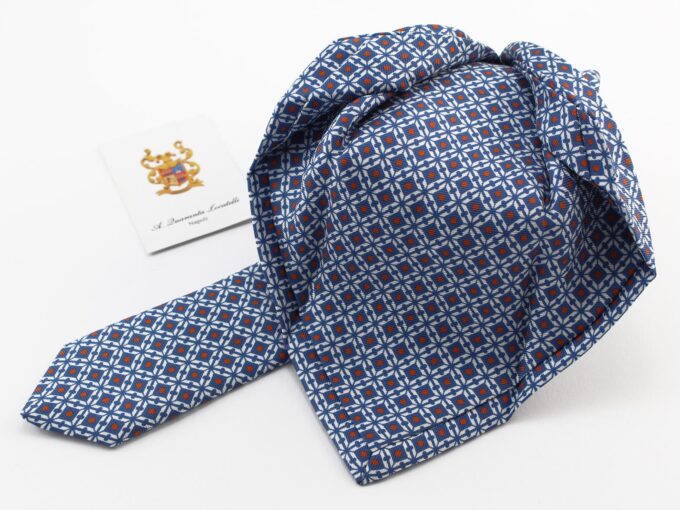 Seven fold tie
